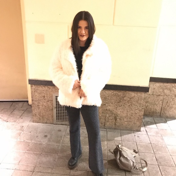 Meet your Posher, Anabel - Picture 1 of 1